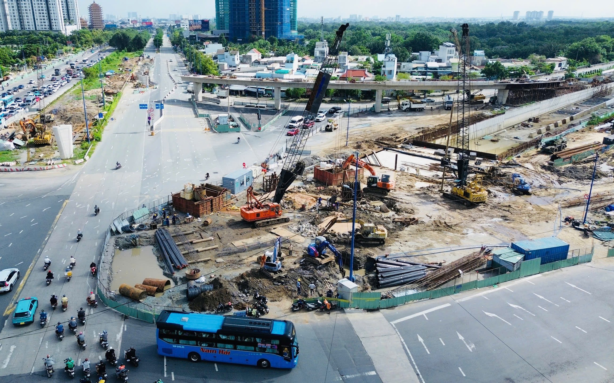 TP.HCM: Chỉ đạo nóng với hai nút giao trọng điểm phía Đông- Ảnh 4. TP.HCM: Siết tiến độ nút giao An Phú, hoàn thành hạng mục chính trong tháng 1/2026