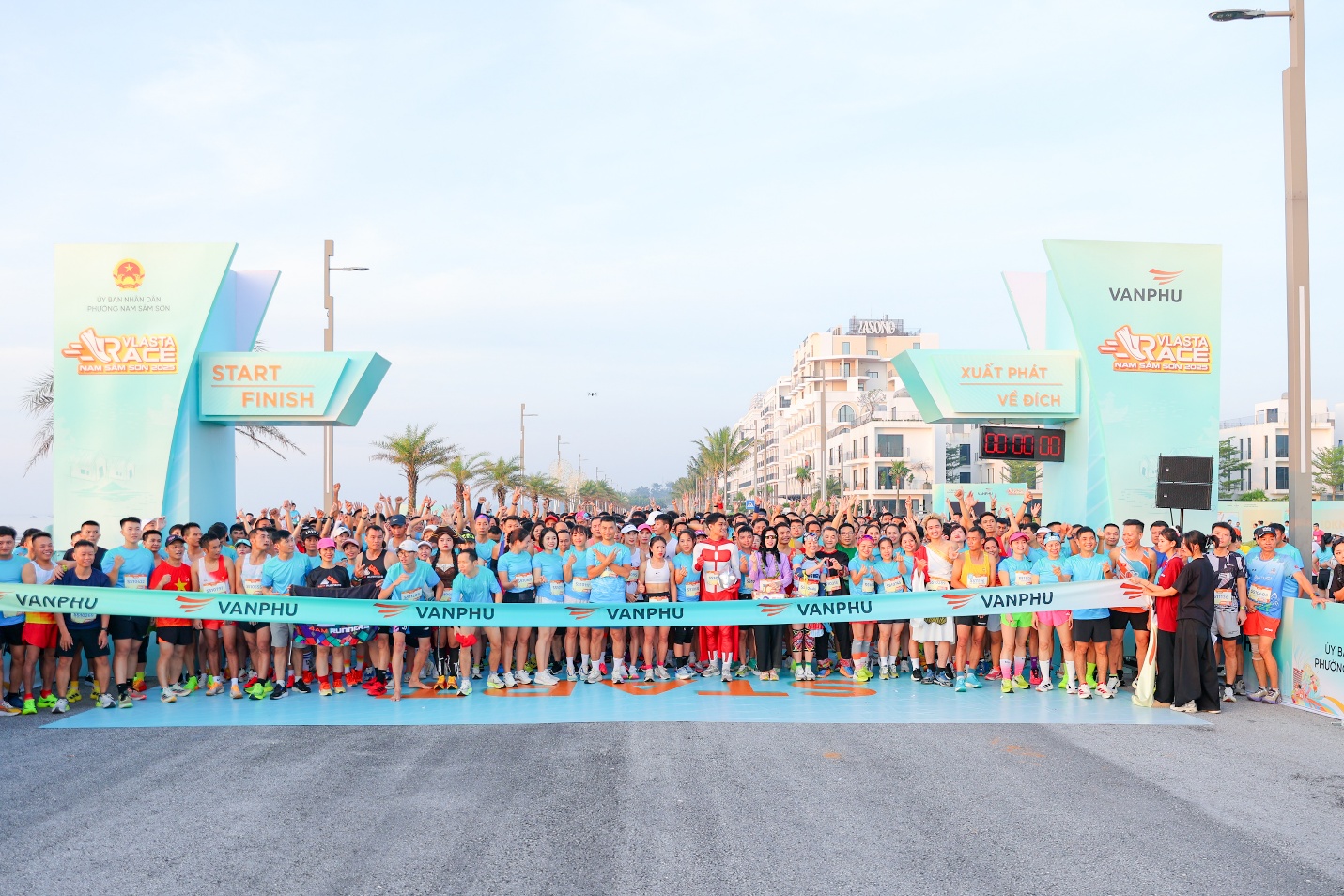 Giải chạy Vlasta Race 2025 do Văn Phú tổ chức bùng nổ với gần 3.000 runner- Ảnh 1. Giải chạy Vlasta Race 2025 do Văn Phú tổ chức bùng nổ với gần 3.000 runner- Ảnh 1.