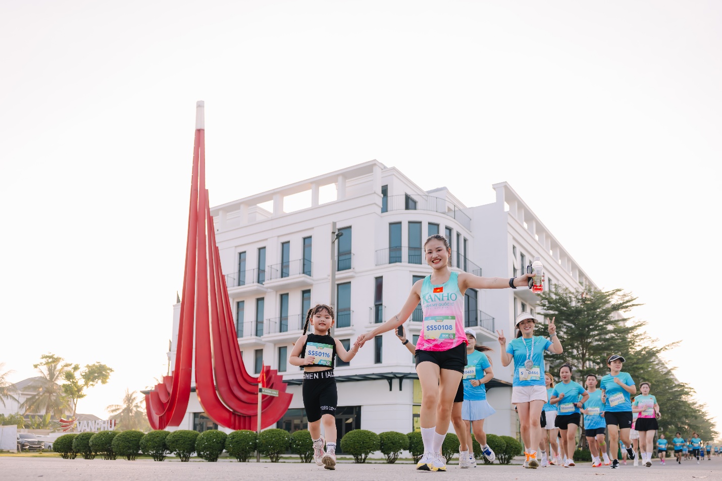 Giải chạy Vlasta Race 2025 do Văn Phú tổ chức bùng nổ với gần 3.000 runner- Ảnh 3. Giải chạy Vlasta Race 2025 do Văn Phú tổ chức bùng nổ với gần 3.000 runner- Ảnh 3.