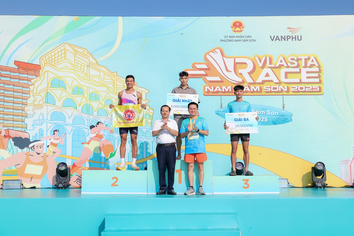 Giải chạy Vlasta Race 2025 do Văn Phú tổ chức bùng nổ với gần 3.000 runner- Ảnh 4. Giải chạy Vlasta Race 2025 do Văn Phú tổ chức bùng nổ với gần 3.000 runner- Ảnh 4.