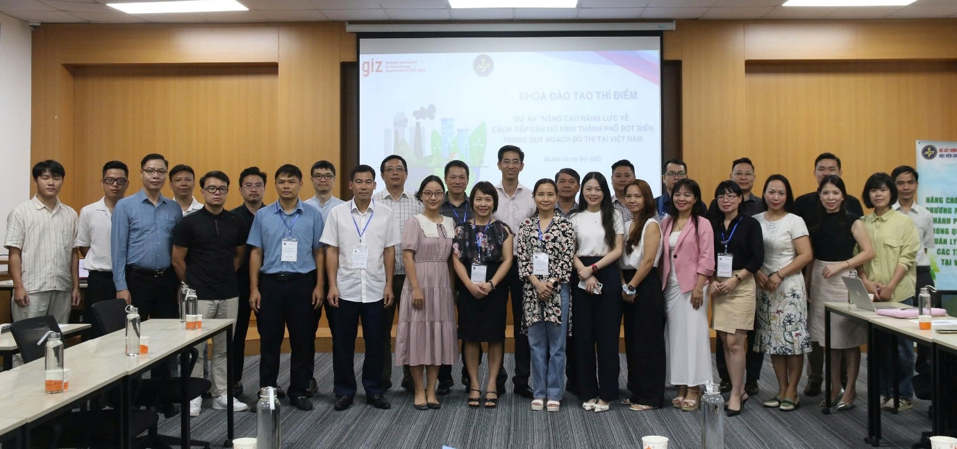 Đào tạo, áp dụng mô hình thành phố bọt biển tại các đô thị Việt Nam trong tương lai- Ảnh 2.