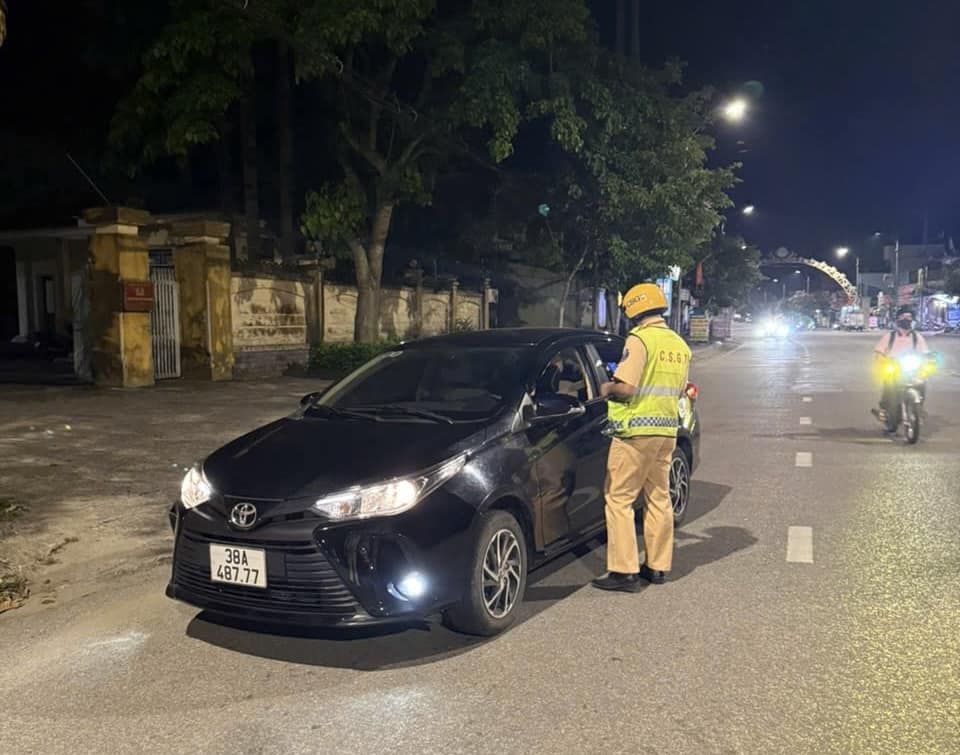 CSGT Hà Tĩnh lý giải nguyên nhân "ma men" bị xử lý tăng 246 trường hợp so với tháng trước- Ảnh 2.