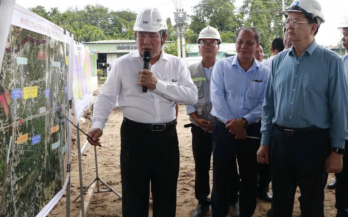 Phó Thủ tướng Mai Văn Chính kiểm tra tiến độ dự án đường Vành đai 3 TP.HCM
