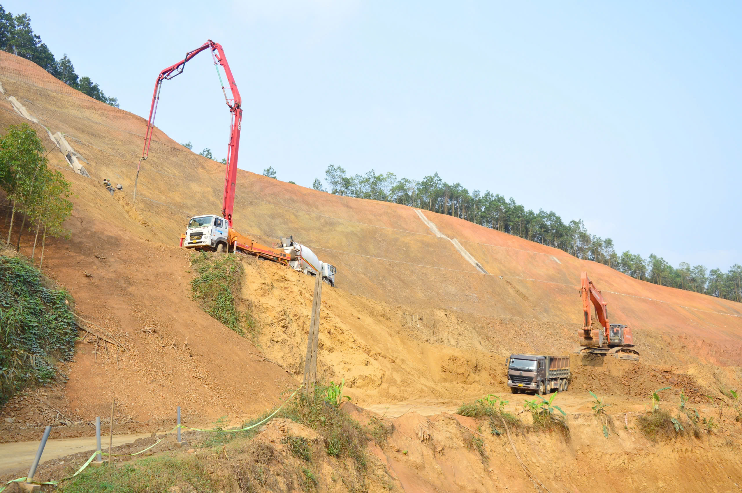 Bộ Xây dựng thúc tiến độ dự án đường Hồ Chí Minh qua Tuyên Quang, Thái Nguyên- Ảnh 1.
