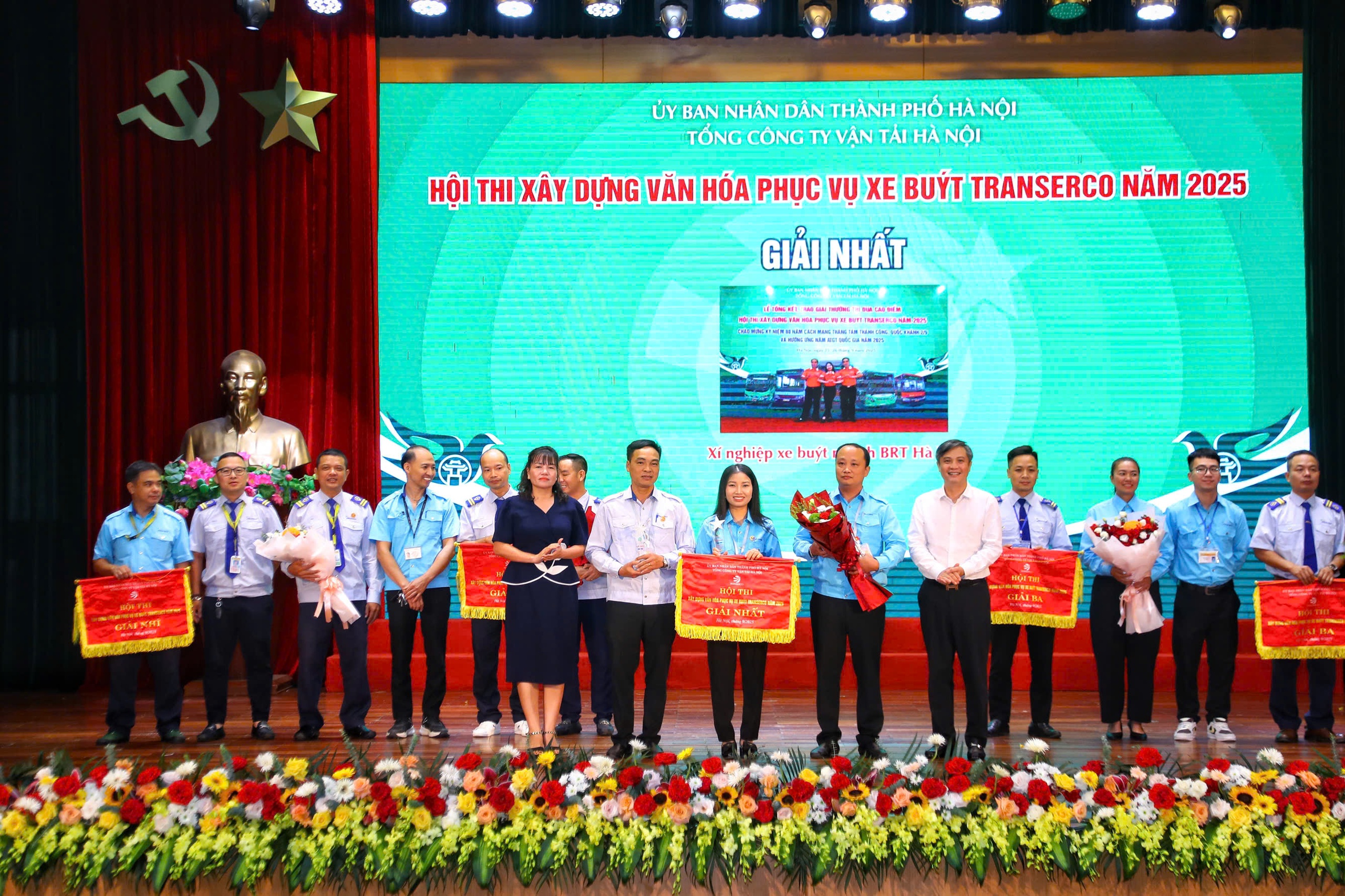 Hơn 291 nghìn lượt xe an toàn: Dấu ấn thi đua cao điểm của Transerco- Ảnh 1.