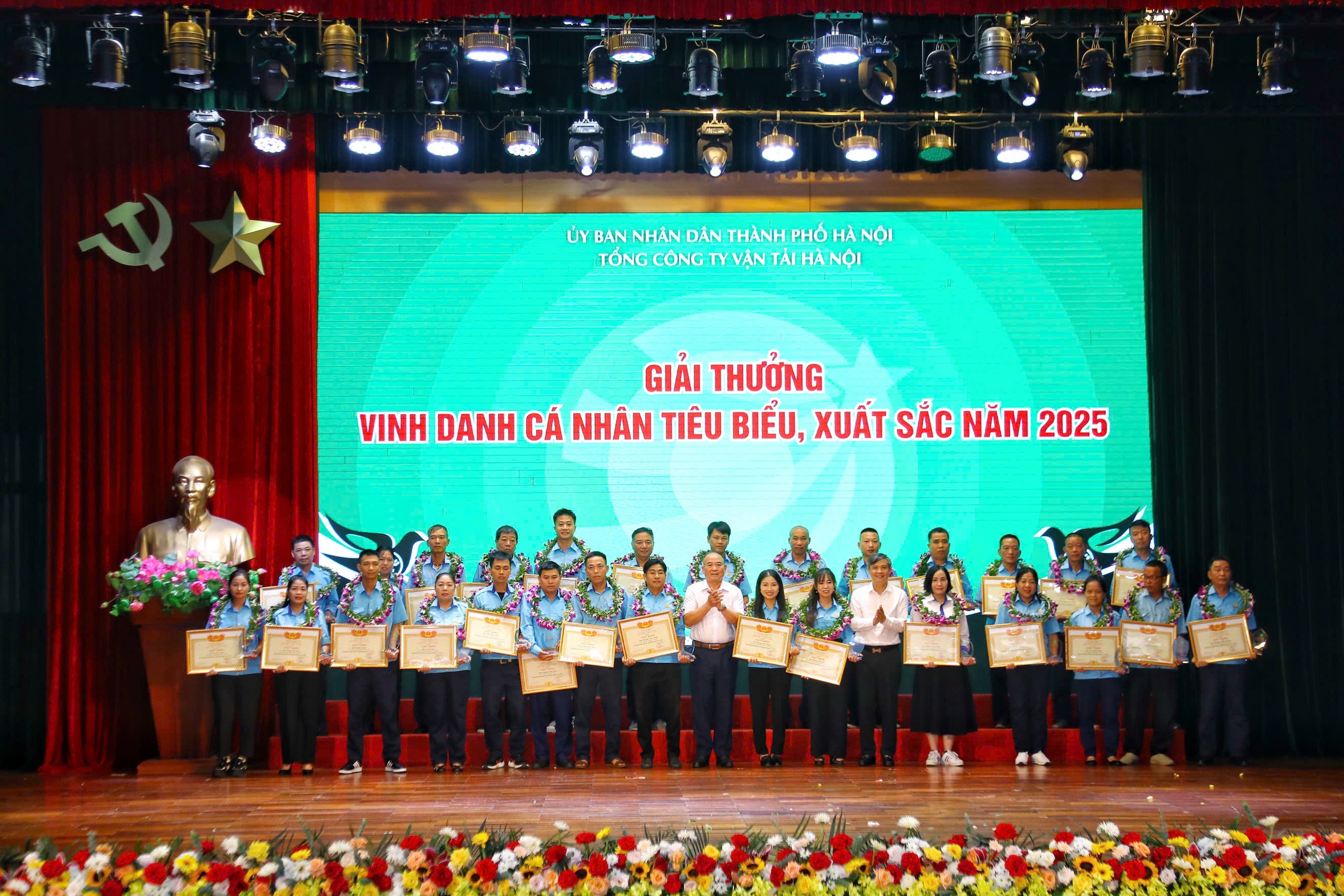 Hơn 291 nghìn lượt xe an toàn: Dấu ấn thi đua cao điểm của Transerco- Ảnh 2.