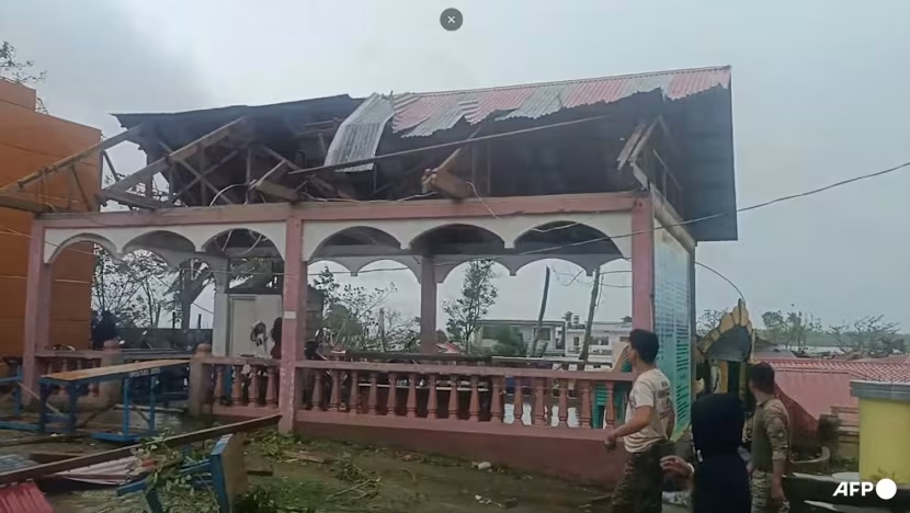 Bão Bualoi đổ bộ Philippines khiến 3 người thiệt mạng, 400.000 người phải sơ tán- Ảnh 1.