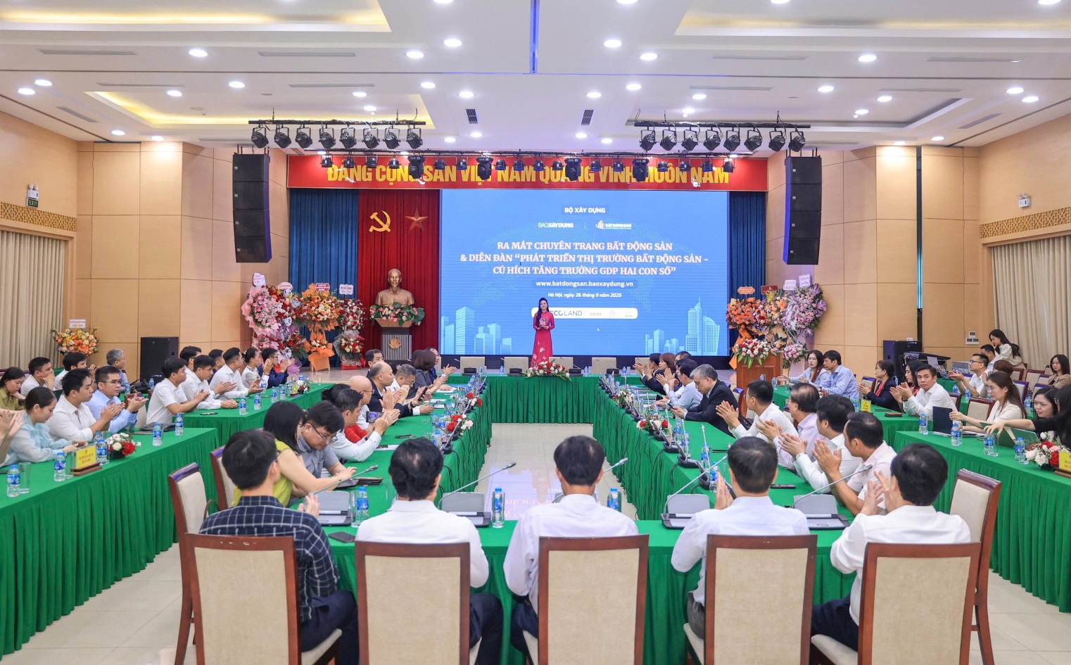 Báo Xây dựng ra mắt Chuyên trang Bất động sản- Ảnh 4. E:\Năm 2025\Tháng 9\Hình ảnh\z7051103963576_d9268e2315b01353aace03a7a814c815.jpg