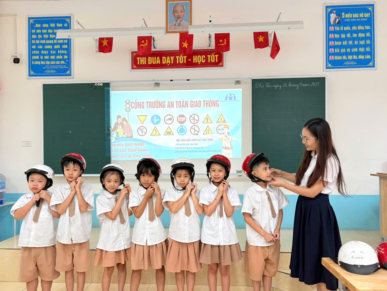 Nhiều cách làm linh hoạt tuyên truyền luật giao thông trong trường tiểu học ở Phú Thọ- Ảnh 1.