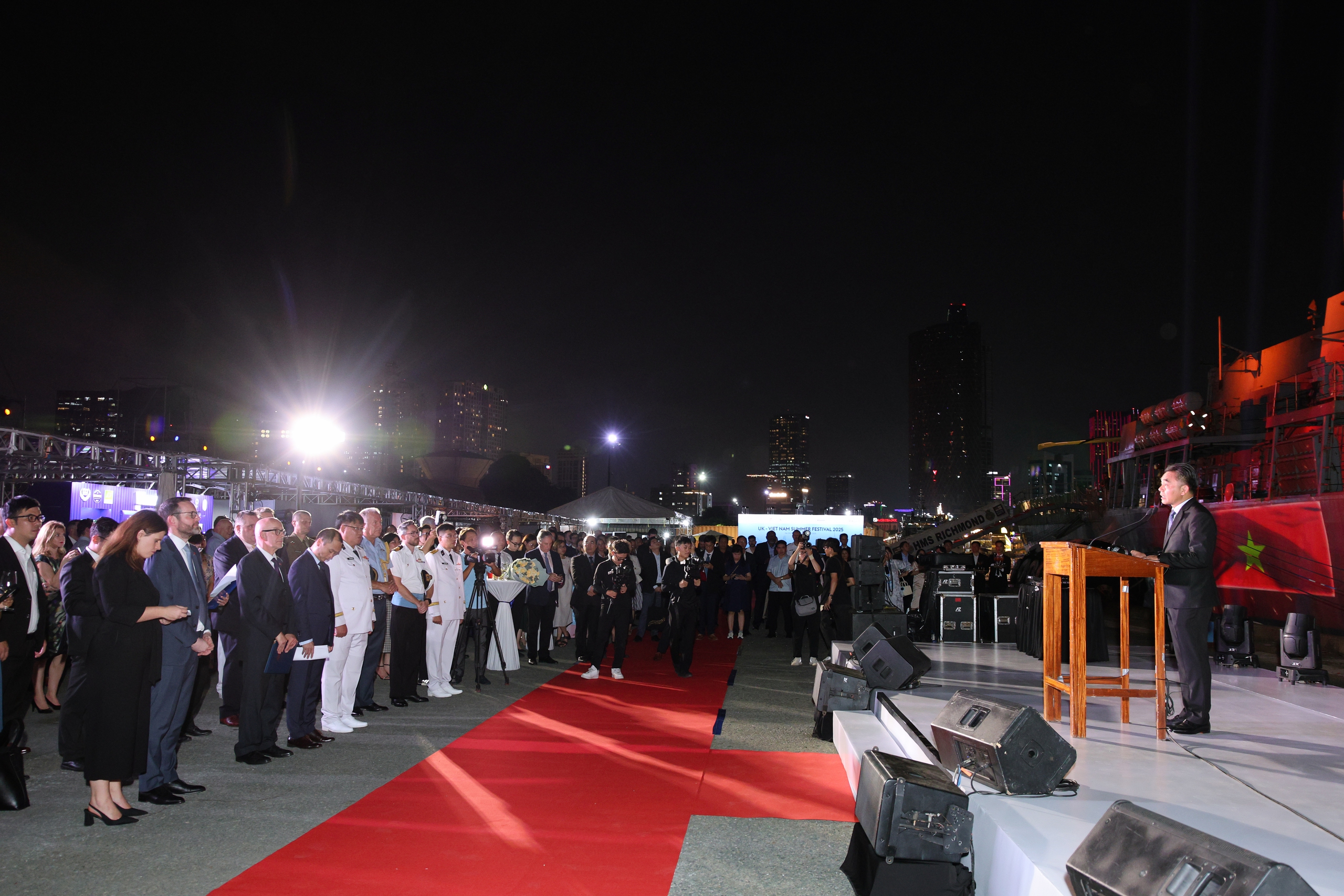 "Bật mí" món Việt xuất hiện trong sự kiện đón tàu Hải quân Hoàng gia Anh- Ảnh 2.