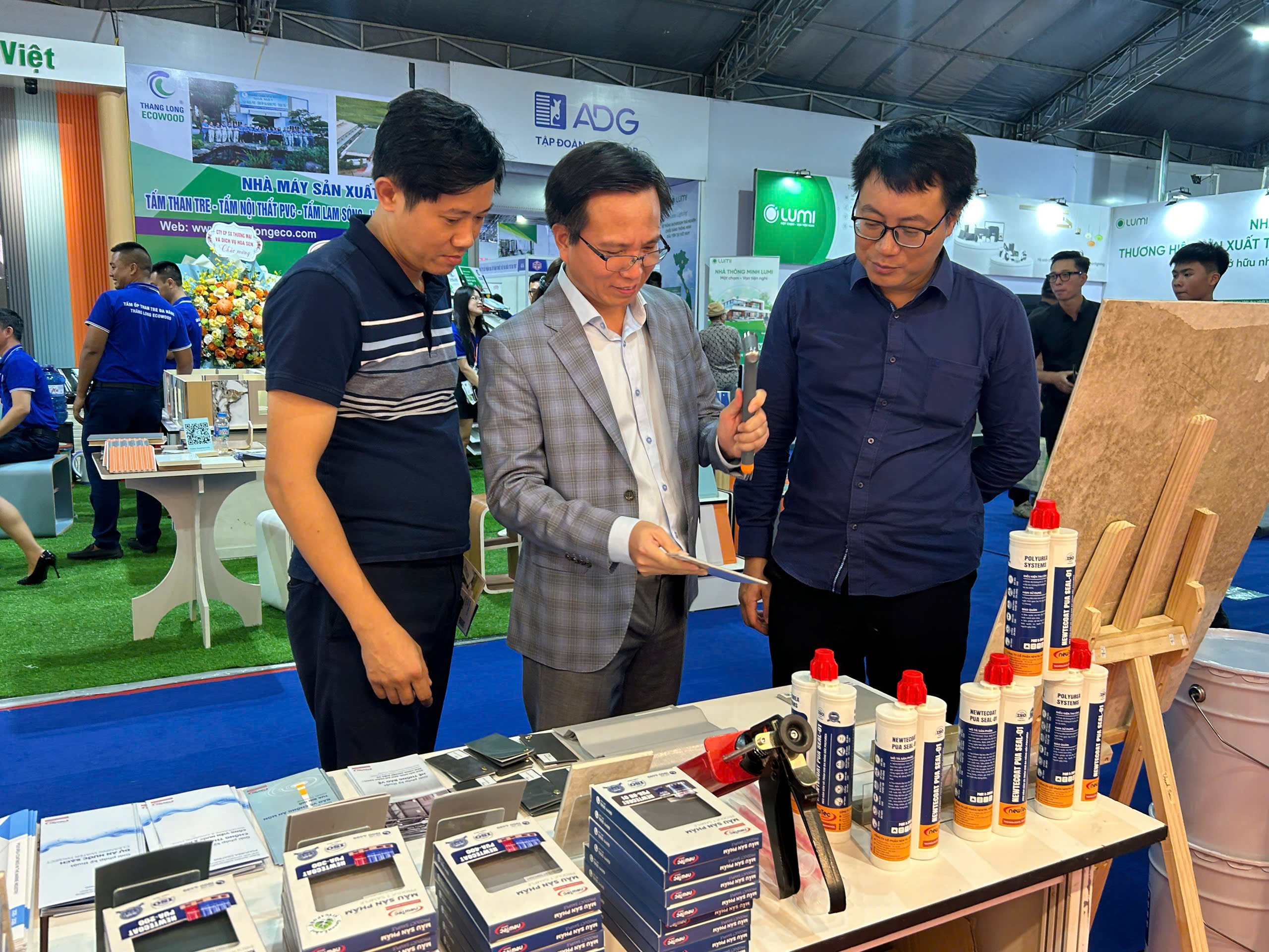 NSƯT Chí Trung trải nghiệm công nghệ chống thấm số một trong kỷ nguyên vật liệu xanh- Ảnh 4.
