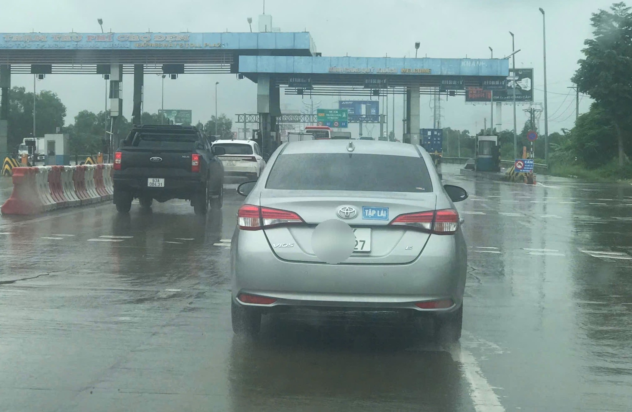 Siết chặt quản lý xe tập lái trên cao tốc bằng cách nào?- Ảnh 2.