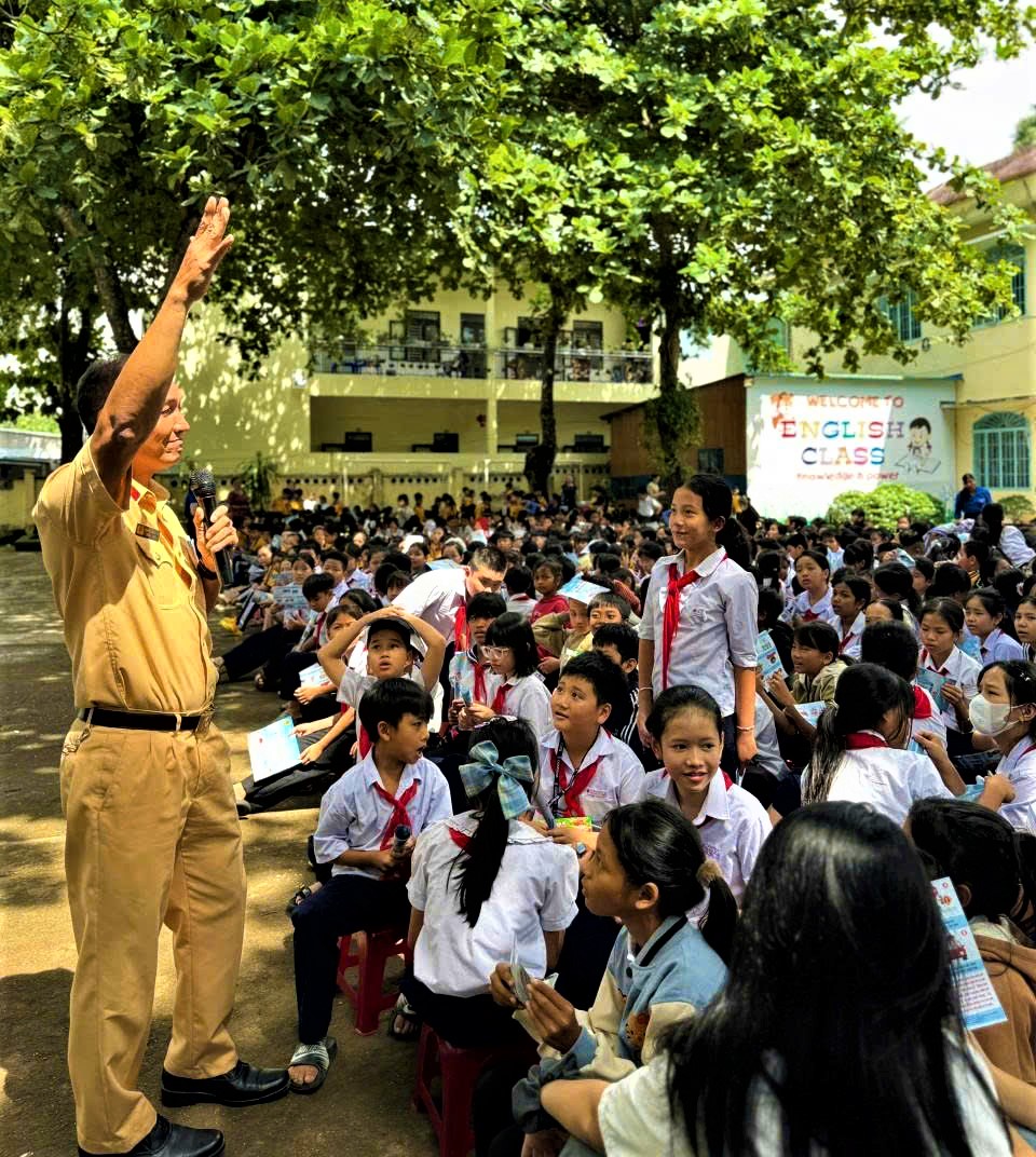 Khánh Hòa đặt mục tiêu 95% trẻ em biết quy định về an toàn giao thông đường bộ- Ảnh 1.