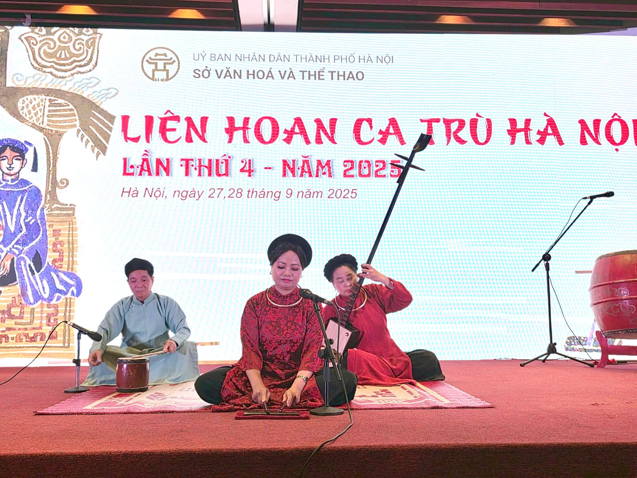 Hơn 200 nghệ nhân, thí sinh tham dự Liên hoan Ca trù Hà Nội lần thứ 4- Ảnh 1.