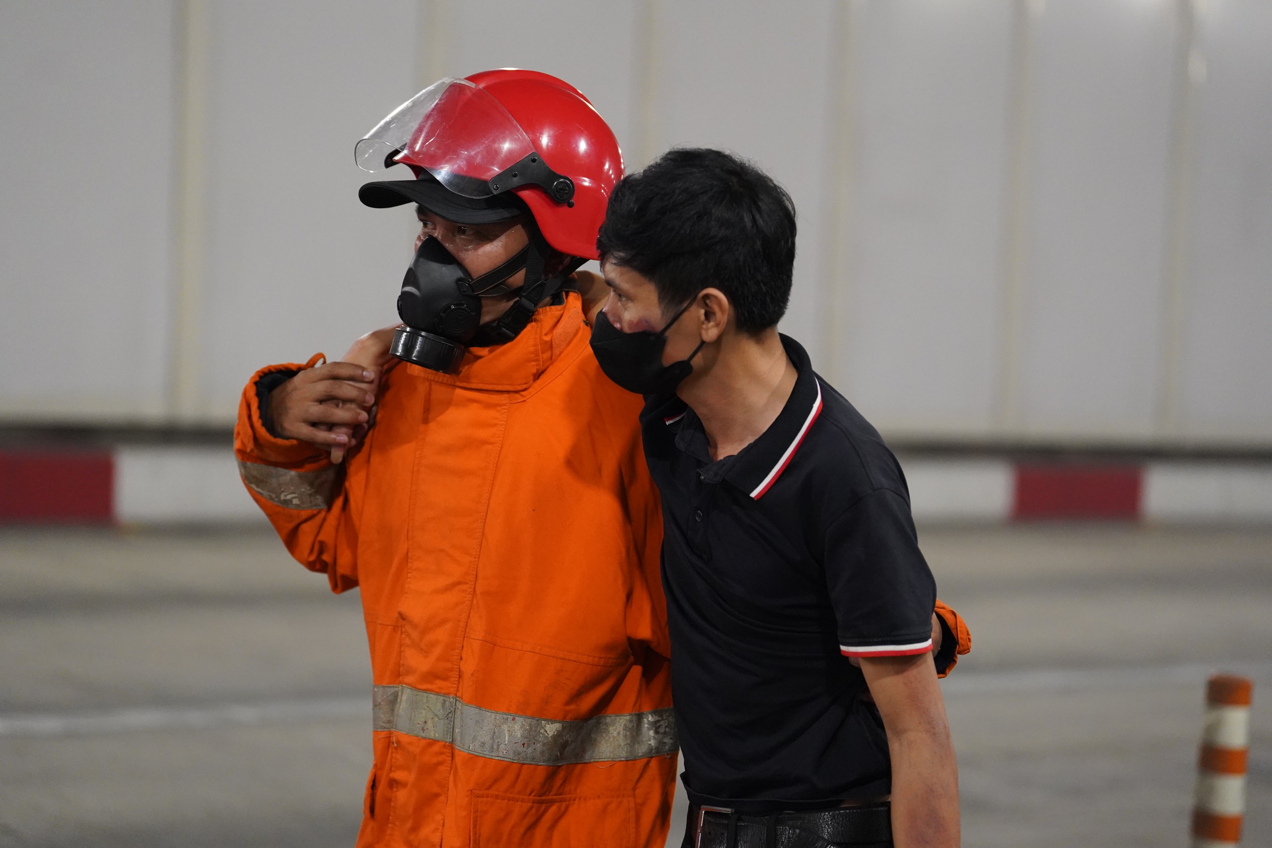 Nghẹt thở theo dõi diễn tập chữa cháy trong hầm sông Sài Gòn- Ảnh 5.