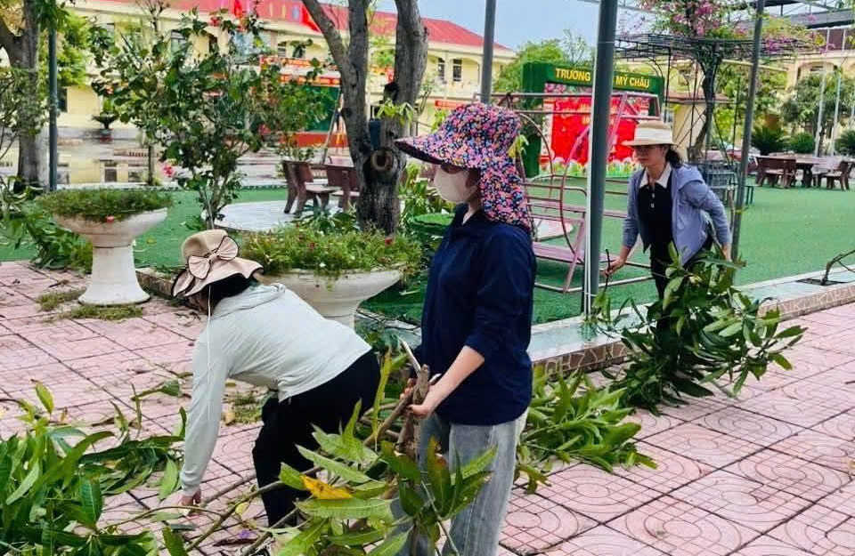 Nhiều tỉnh Bắc Trung Bộ cho học sinh nghỉ học để tránh bão số 10- Ảnh 2.
