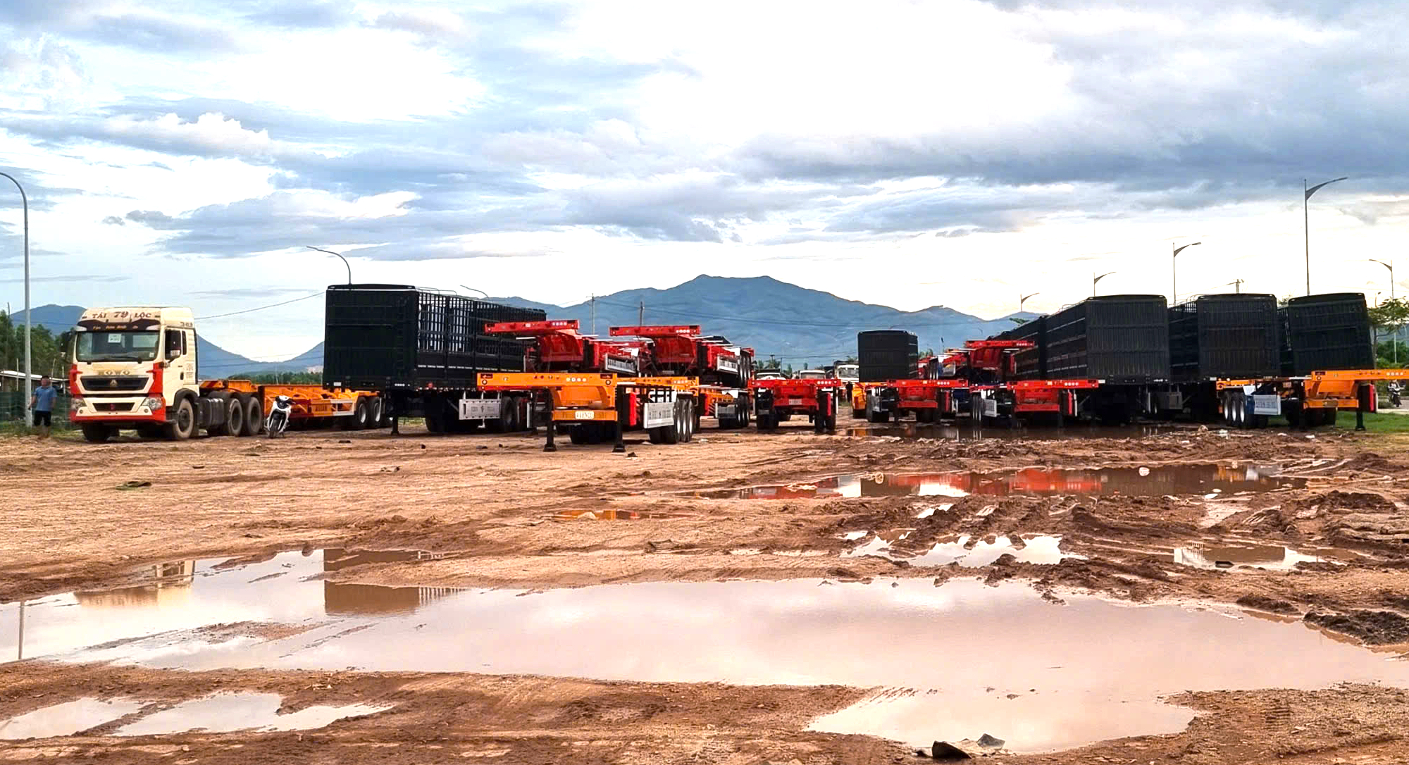 Gia Lai: Báo cáo tỉnh xử lý dứt điểm bãi xe, thiết bị chiếm dụng đất đô thị- Ảnh 4.