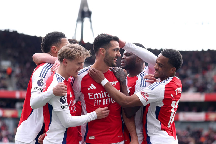 Trực tiếp Ngoại hạng Anh 2025-2026: Arsenal chạm mặt Newcastle, Aston Villa đấu Fulham- Ảnh 1.
