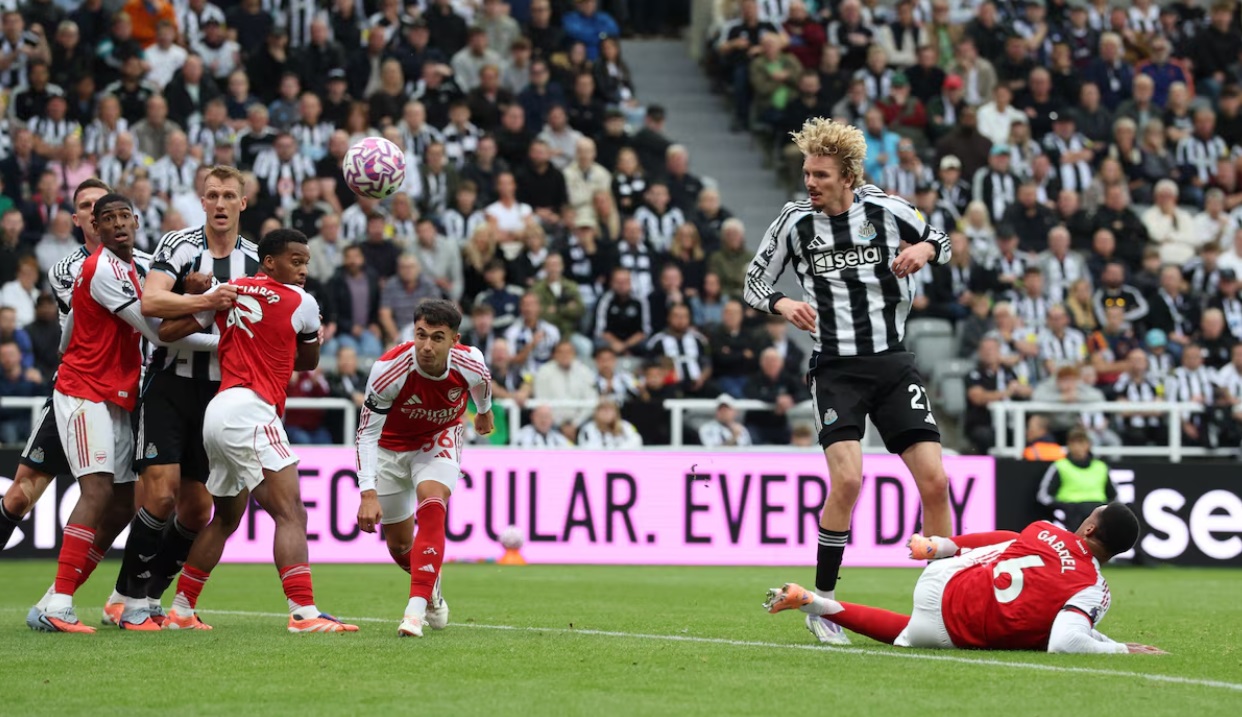 Arsenal ngược dòng hạ Newcastle, thu hẹp cách biệt với Liverpool- Ảnh 1.