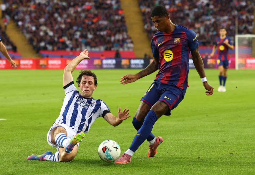 Barcelona ngược dòng hạ Sociedad, vươn lên dẫn đầu La Liga- Ảnh 1.