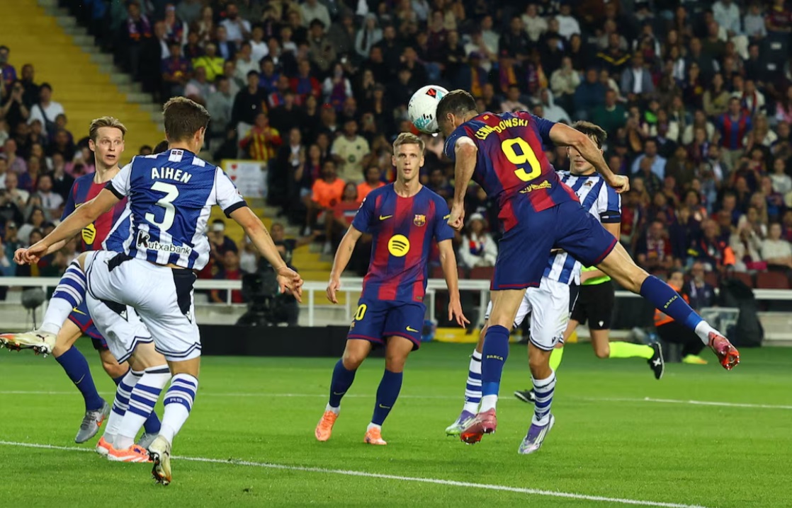 Barcelona ngược dòng hạ Sociedad, vươn lên dẫn đầu La Liga- Ảnh 2.