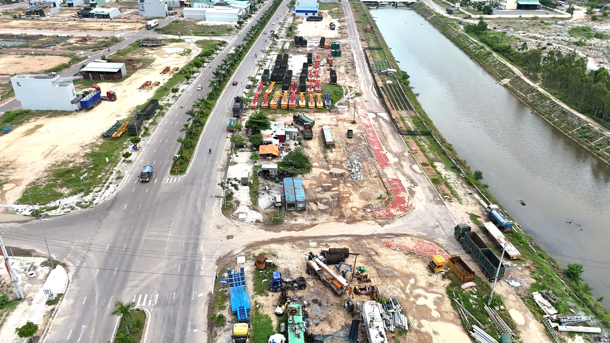 Gia Lai: Báo cáo tỉnh xử lý dứt điểm bãi xe, thiết bị chiếm dụng đất đô thị- Ảnh 8.