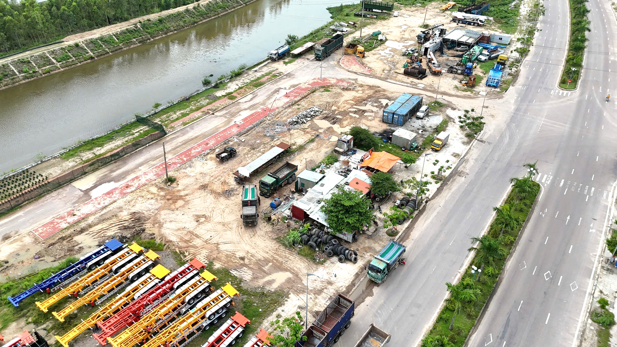 Gia Lai: Báo cáo tỉnh xử lý dứt điểm bãi xe, thiết bị chiếm dụng đất đô thị- Ảnh 9.