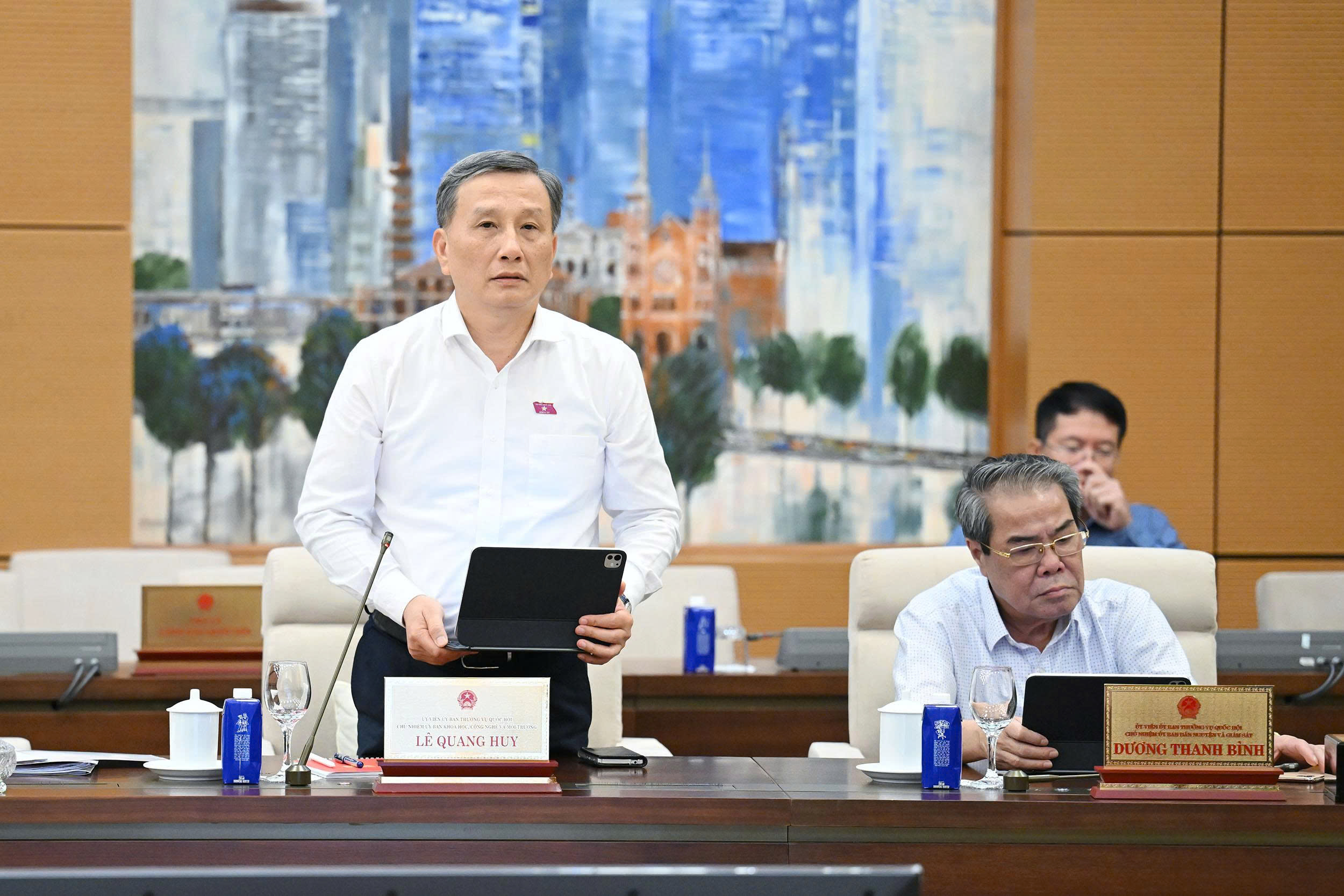 Cần cơ chế đánh giá viên chức, không thể tuyển vào là ở trong bộ máy suốt đời- Ảnh 3.