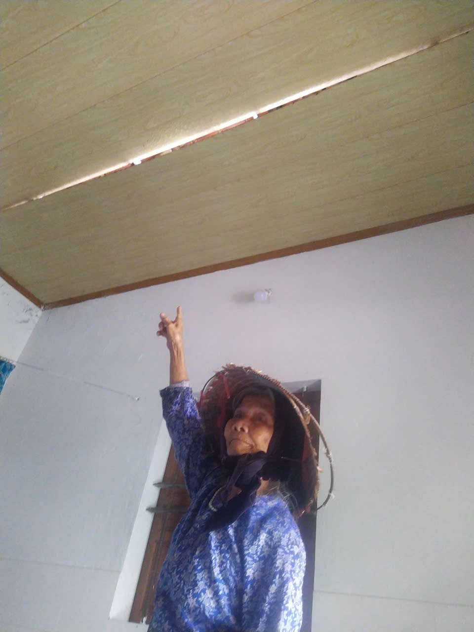 Chưa kịp gượng dậy sau bão số 5, người dân Hà Tĩnh lại oằn mình hứng bão số 10- Ảnh 2.