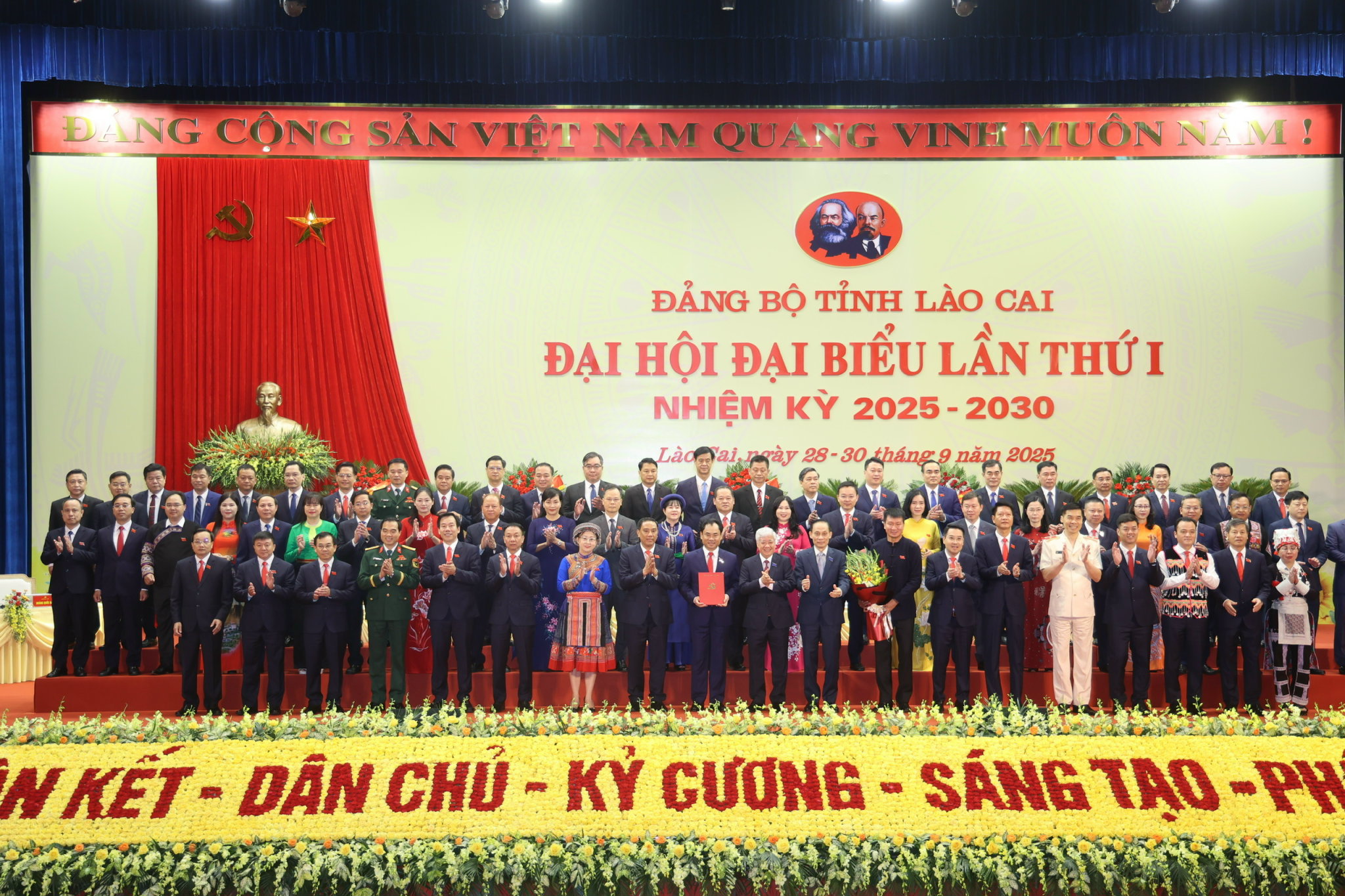 Lào Cai hướng tới mục tiêu là cực tăng trưởng mới của vùng Bắc Bộ- Ảnh 8.