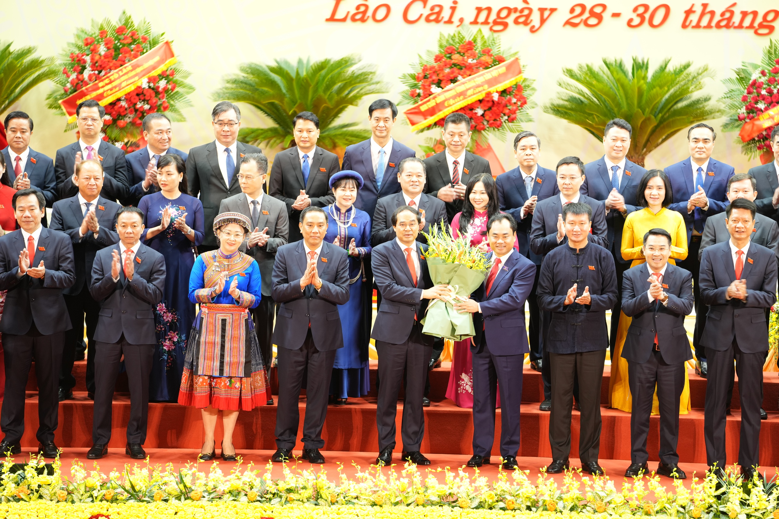 Lào Cai hướng tới mục tiêu là cực tăng trưởng mới của vùng Bắc Bộ- Ảnh 9.