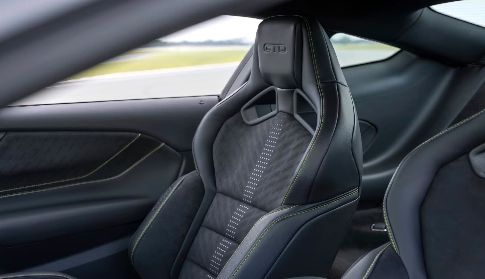 Chiêm ngưỡng Ford Mustang phiên bản đặc biệt- Ảnh 3. Chiêm ngưỡng Ford Mustang phiên bản đặc biệt- Ảnh 3.