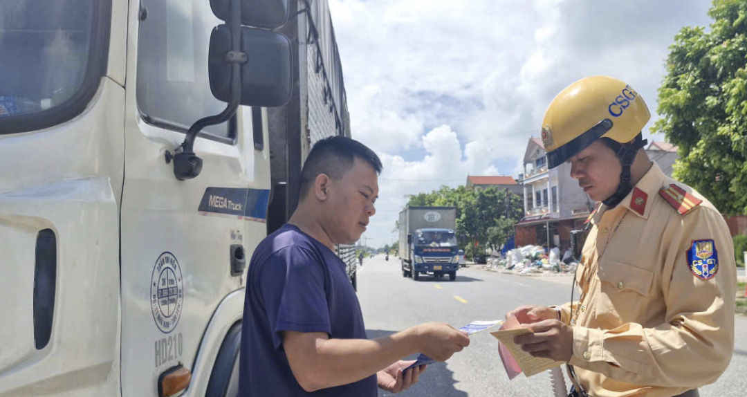 Tai nạn giao thông giảm sâu cả 3 tiêu chí trong kỳ nghỉ lễ 2/9- Ảnh 1. Tai nạn giao thông giảm sâu cả 3 tiêu chí trong kỳ nghỉ lễ 2/9- Ảnh 1.