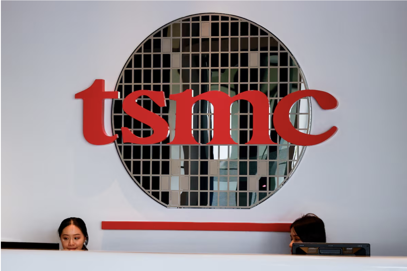 Đến lượt TSMC bị thu hồi quy chế xuất khẩu nhanh của Mỹ sang Trung Quốc- Ảnh 1. Đến lượt TSMC bị thu hồi quy chế xuất khẩu nhanh của Mỹ sang Trung Quốc- Ảnh 1.