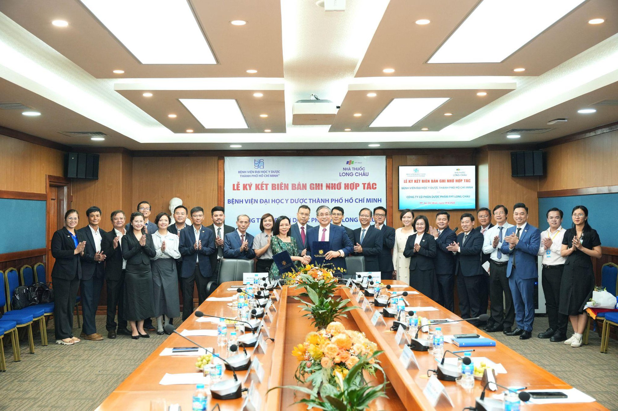 Long Châu hợp tác chiến lược toàn diện cùng Bệnh viện Đại học Y Dược TP.HCM- Ảnh 1. Long Châu hợp tác chiến lược toàn diện cùng Bệnh viện Đại học Y Dược TP.HCM- Ảnh 1.