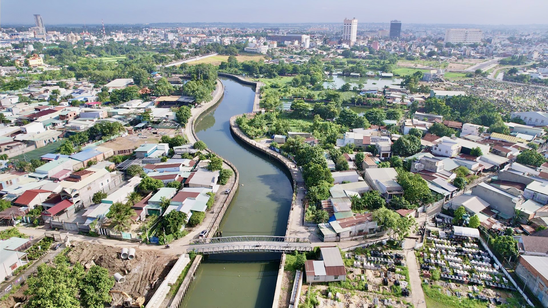Đồng Nai: Quy hoạch kiến tạo thành phố sân bay toàn cầu, hình thành hành lang đô thị xanh- Ảnh 1.