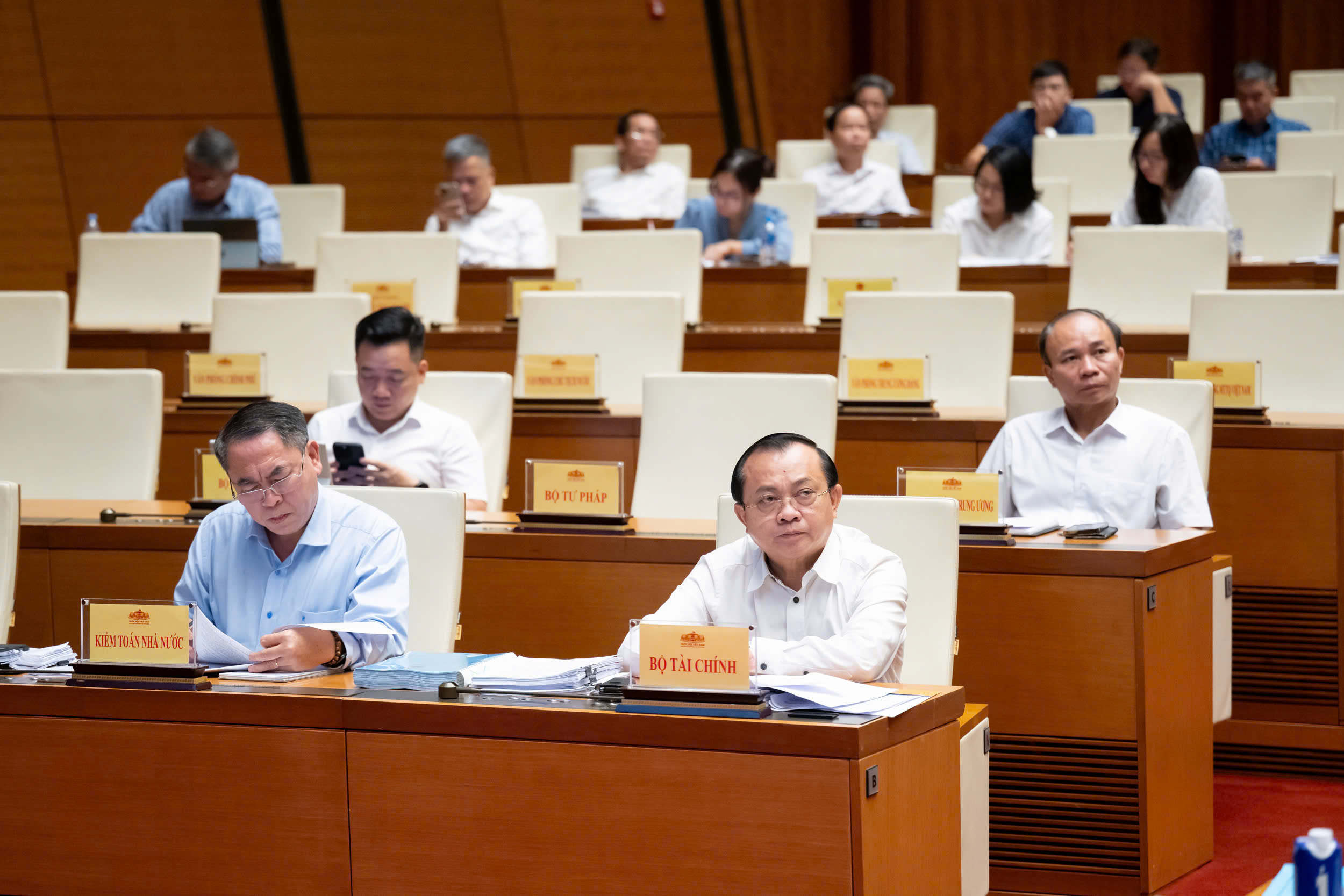 "Đã xin ý kiến, trình ký điện tử nhưng quyết toán vẫn cần hồ sơ giấy rất lãng phí"- Ảnh 3.