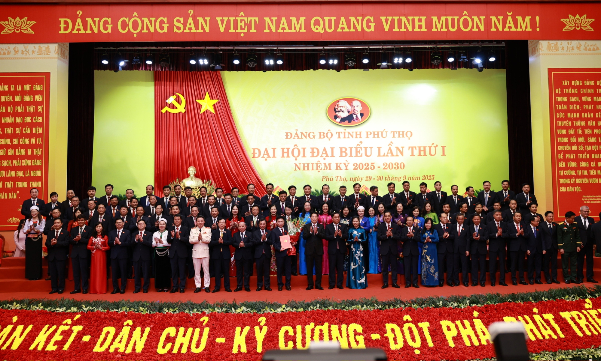 Chủ tịch nước Lương Cường: Phú Thọ phải đổi mới tư duy, nhận thức để tạo đột phá- Ảnh 3.