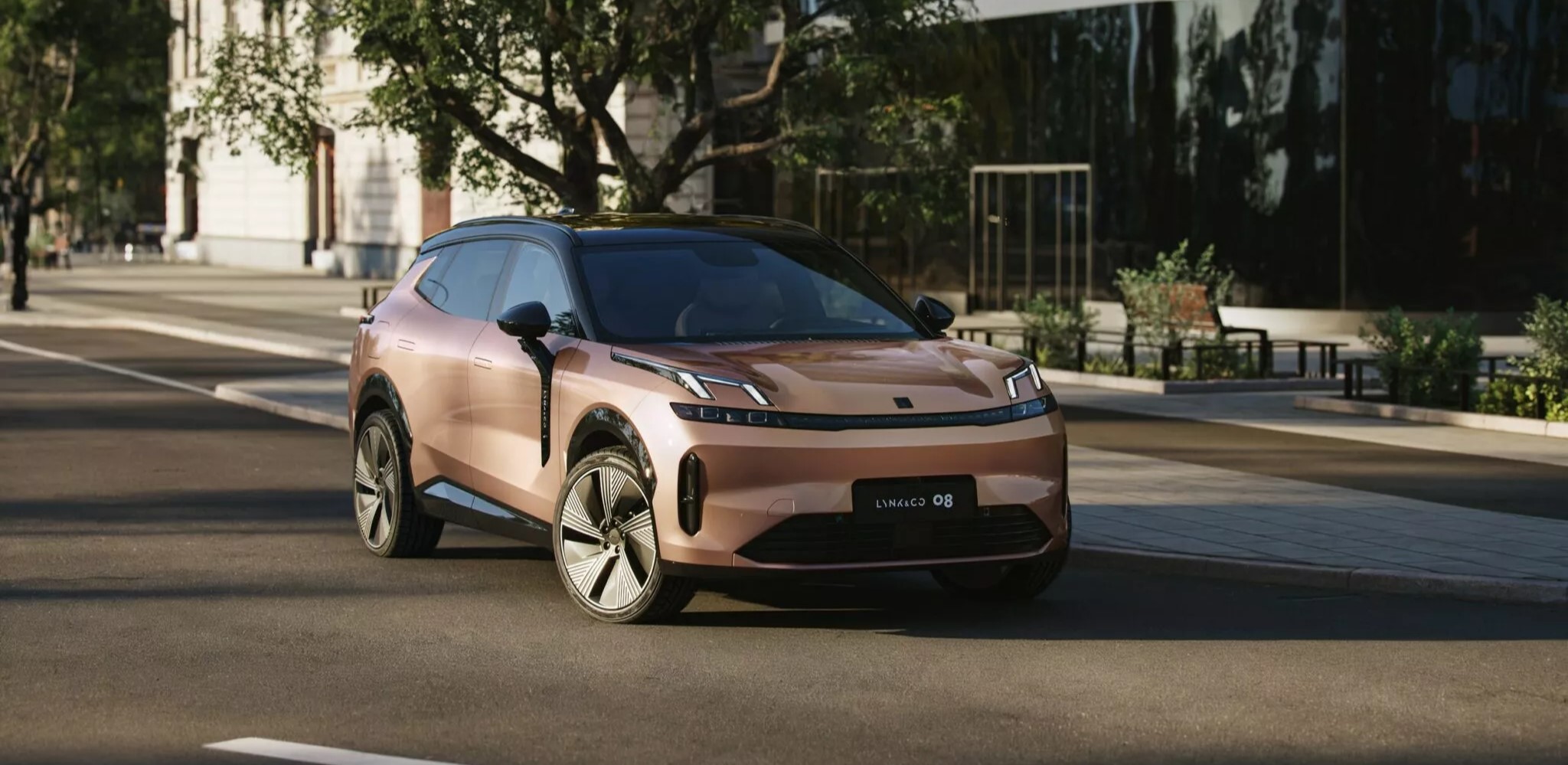 Thị trường Việt sắp có thêm xe PHEV gầm cao- Ảnh 1.