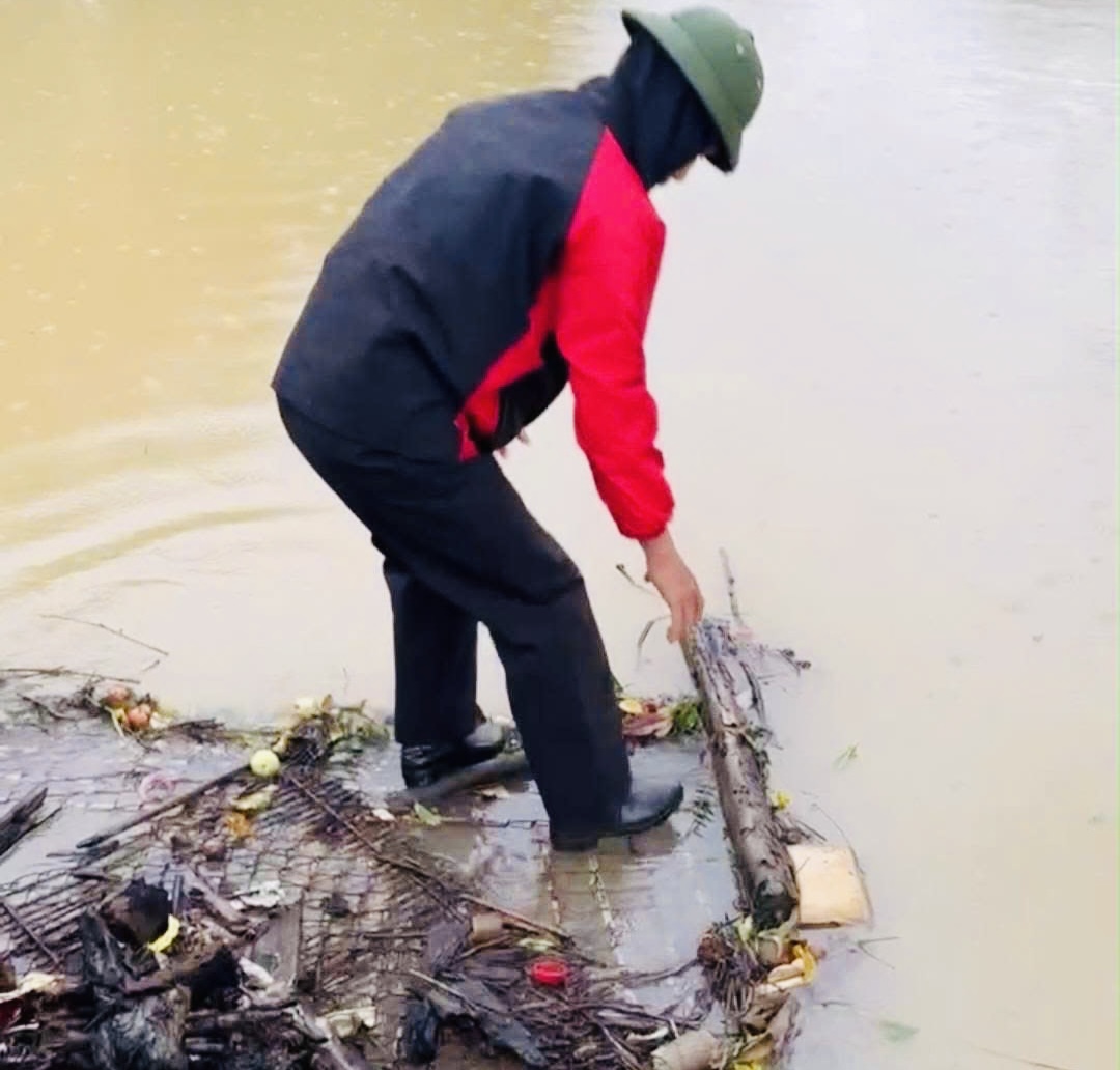 Các xã vùng ven Hà Nội căng mình ứng phó hậu quả mưa bão- Ảnh 14.