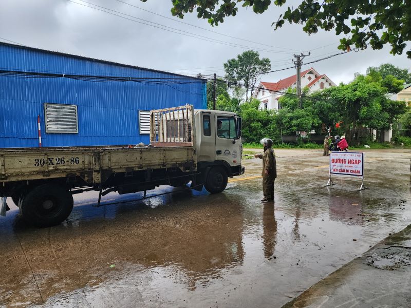 Ninh Bình: Tuyến đường huyết mạch 479 ngập cục bộ, giao thông đi Phú Thọ bị chia cắt- Ảnh 5.