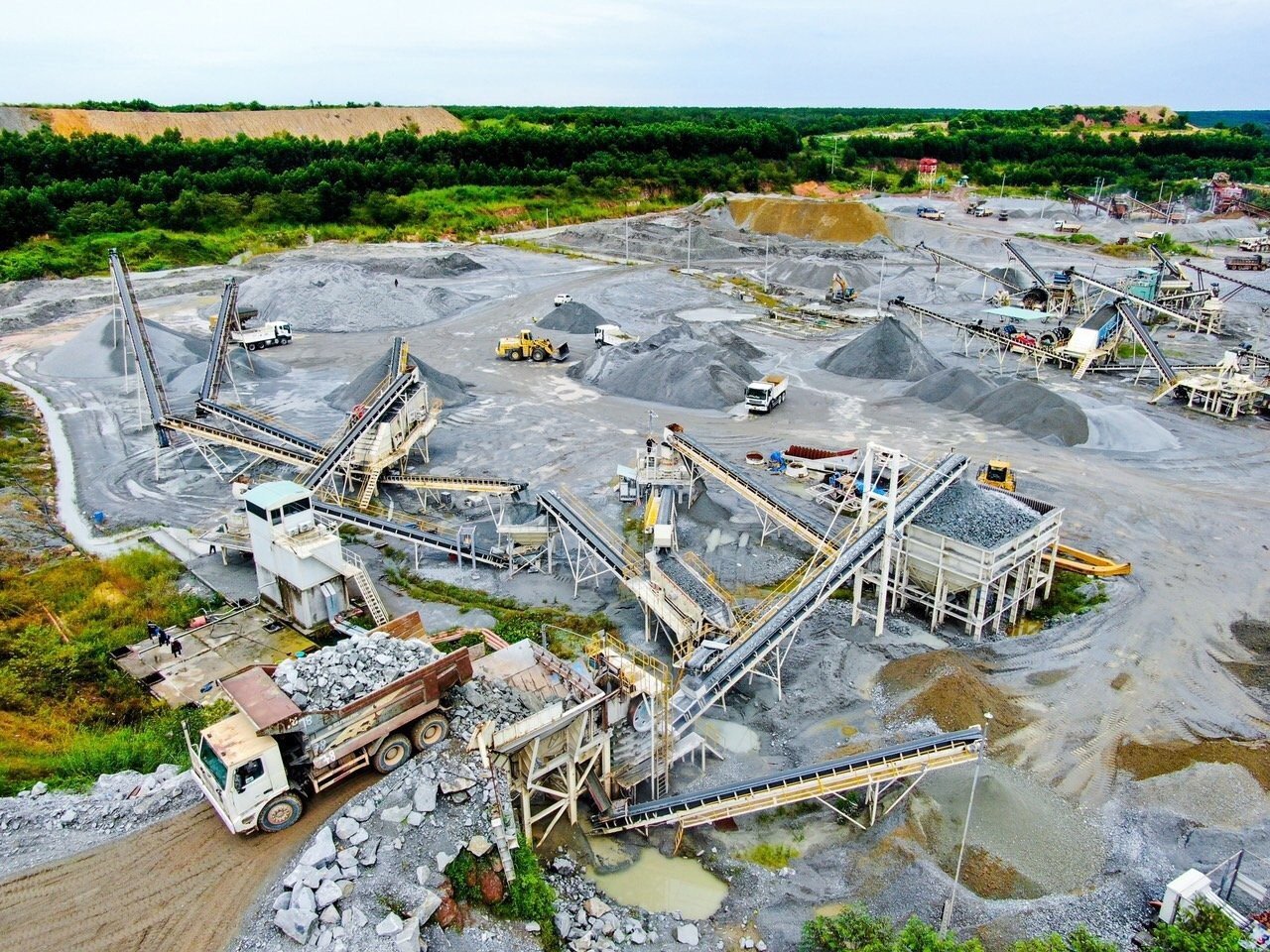 Cát nghiền Hùng Vương: Giải pháp xanh thay thế cát tự nhiên- Ảnh 1.