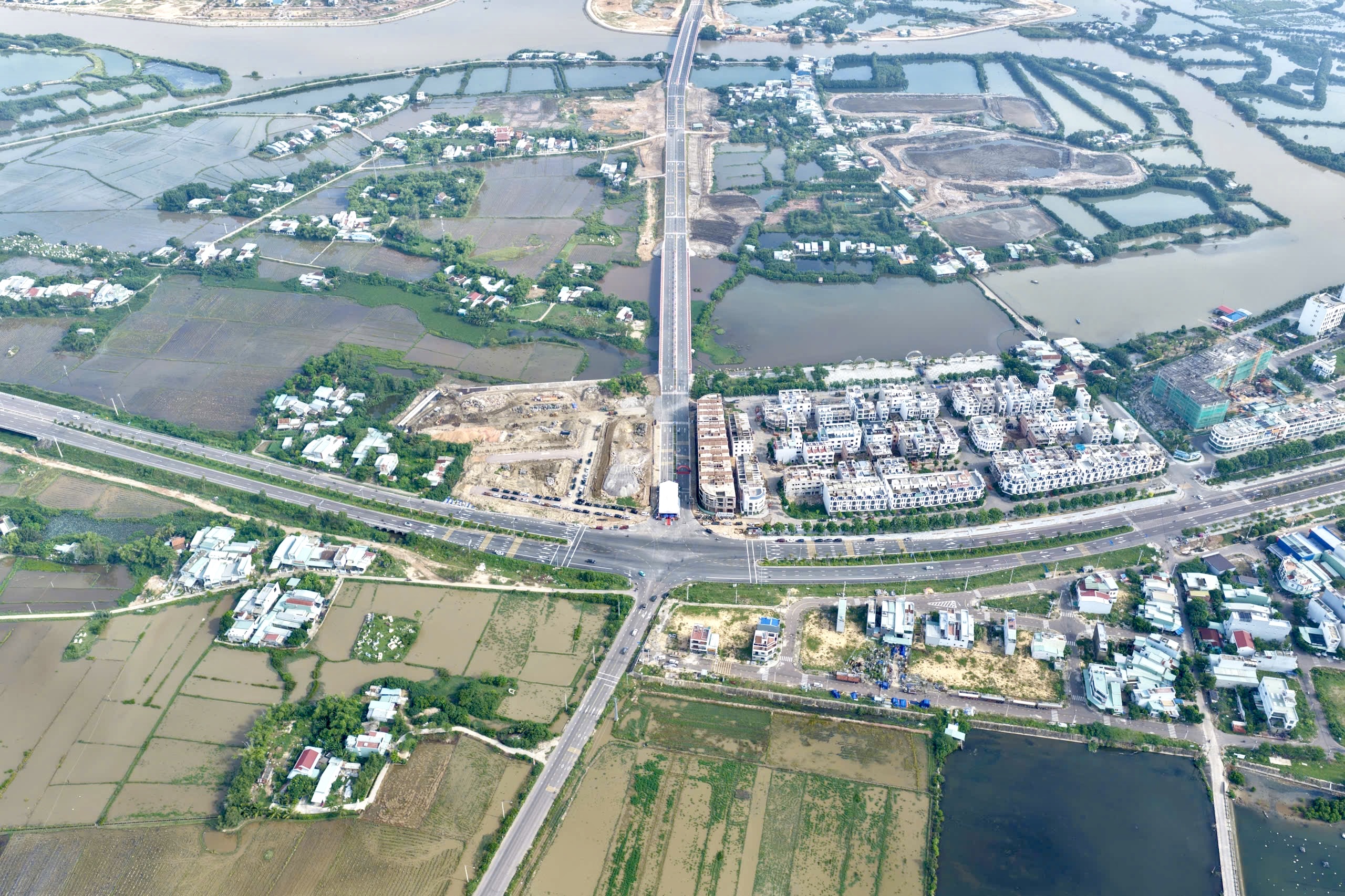 Cận cảnh hai công trình giao thông hoàn thành trước thềm Đại hội Đảng bộ tỉnh Gia Lai- Ảnh 1.