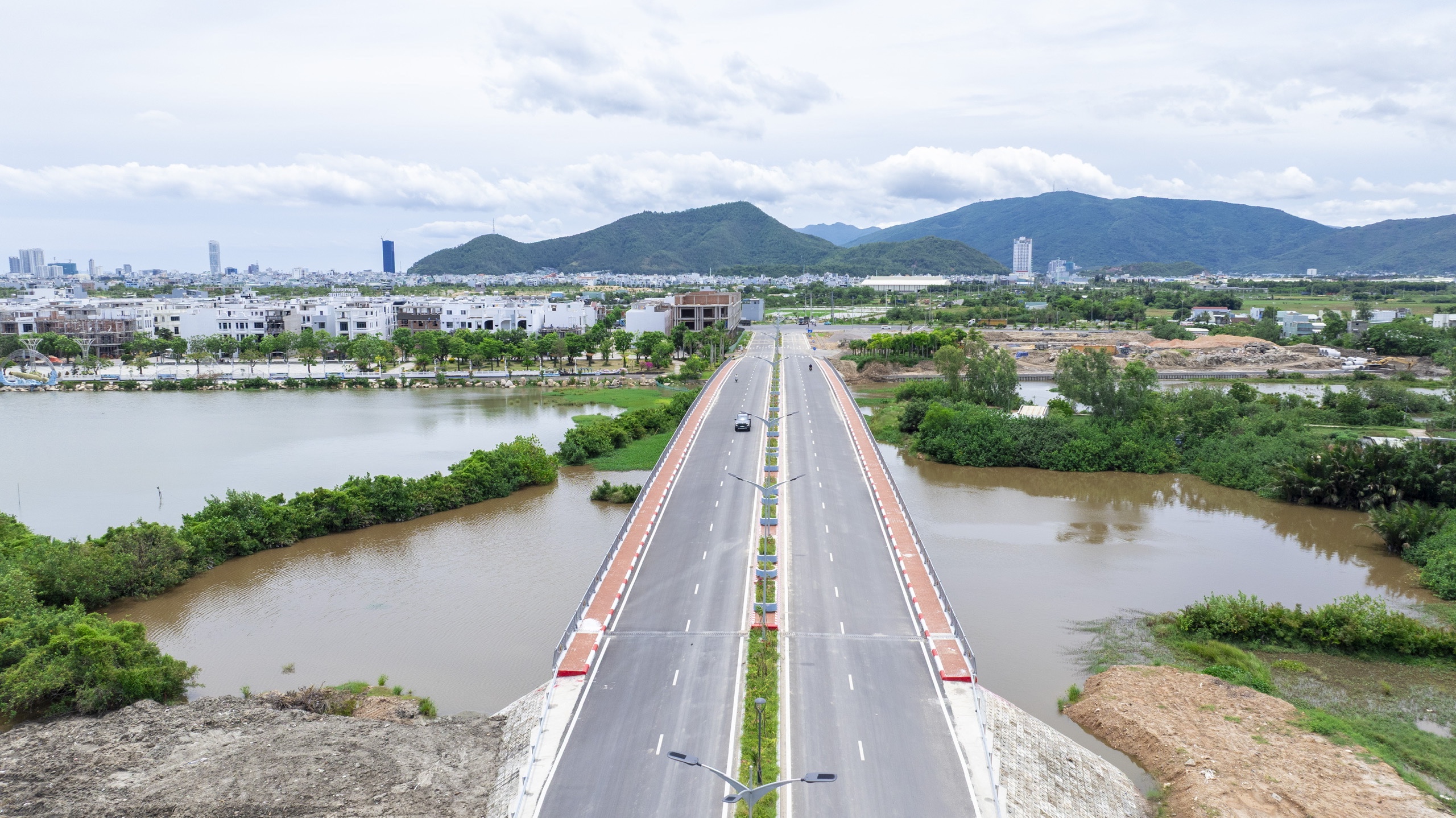 Cận cảnh hai công trình giao thông hoàn thành trước thềm Đại hội Đảng bộ tỉnh Gia Lai- Ảnh 3.
