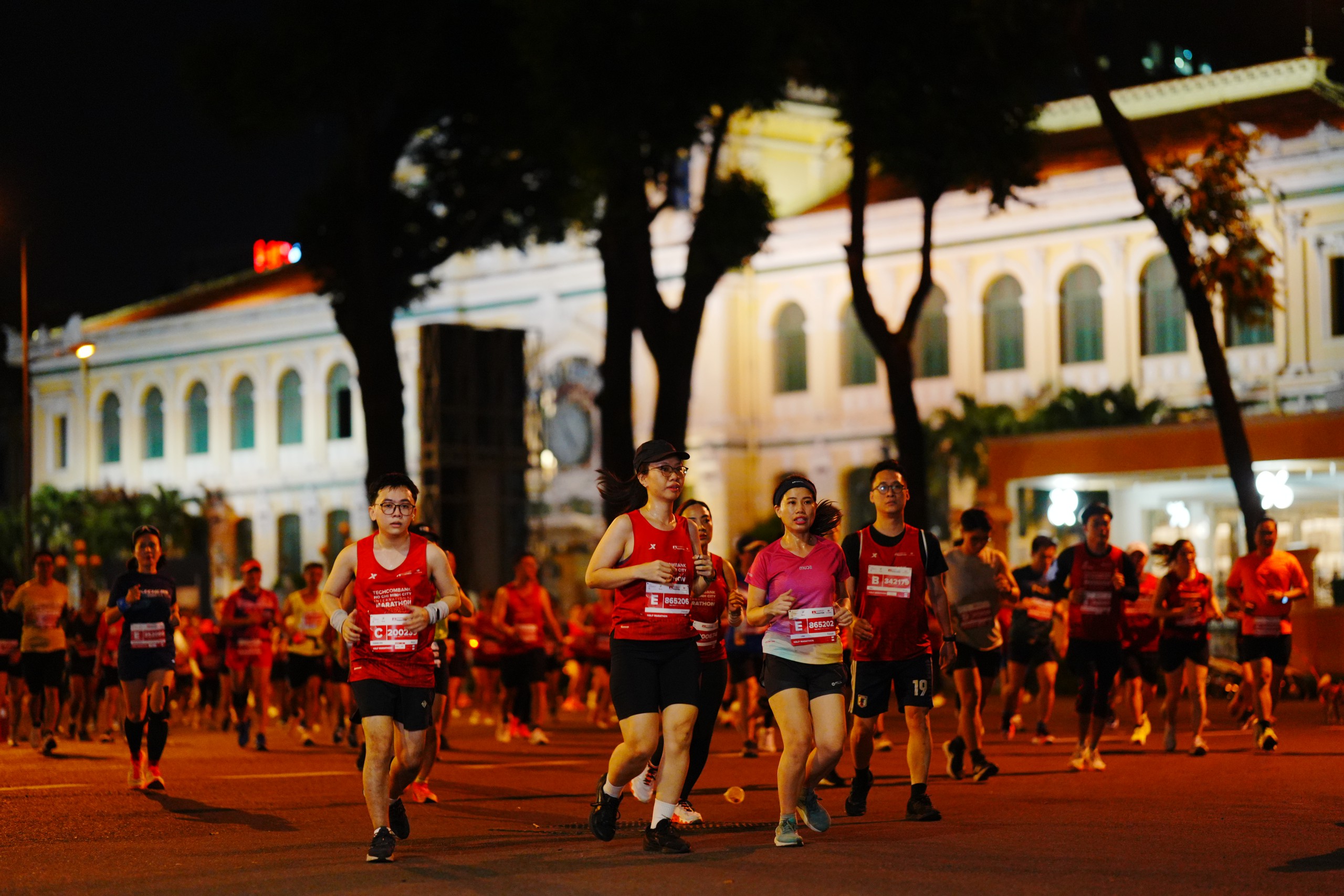 Giải Marathon quốc tế Thành phố Hồ Chí Minh Techcombank mùa 8: “Vì một Việt Nam vượt trội"- Ảnh 4. Giải Marathon quốc tế Thành phố Hồ Chí Minh Techcombank mùa 8: “Vì một Việt Nam vượt trội"- Ảnh 4.