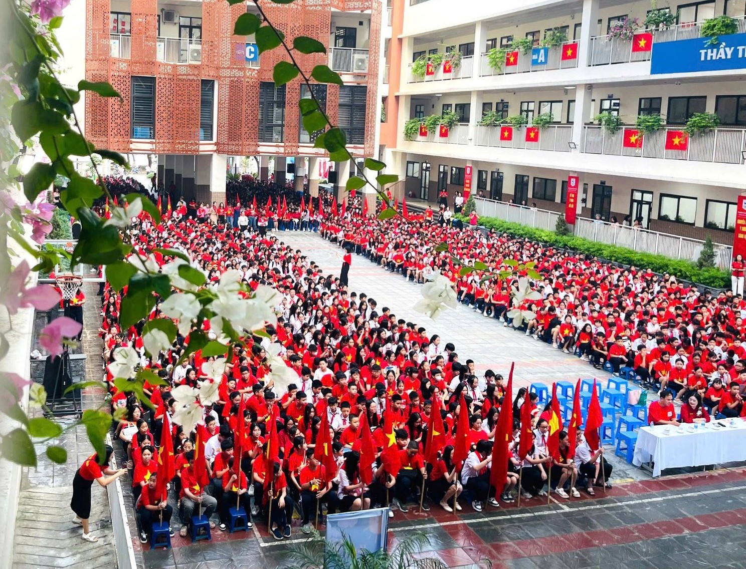 Lễ khai giảng đặc biệt với gần 30 triệu học sinh, sinh viên tham dự- Ảnh 1. Lễ khai giảng đặc biệt với gần 30 triệu học sinh, sinh viên tham dự- Ảnh 1.