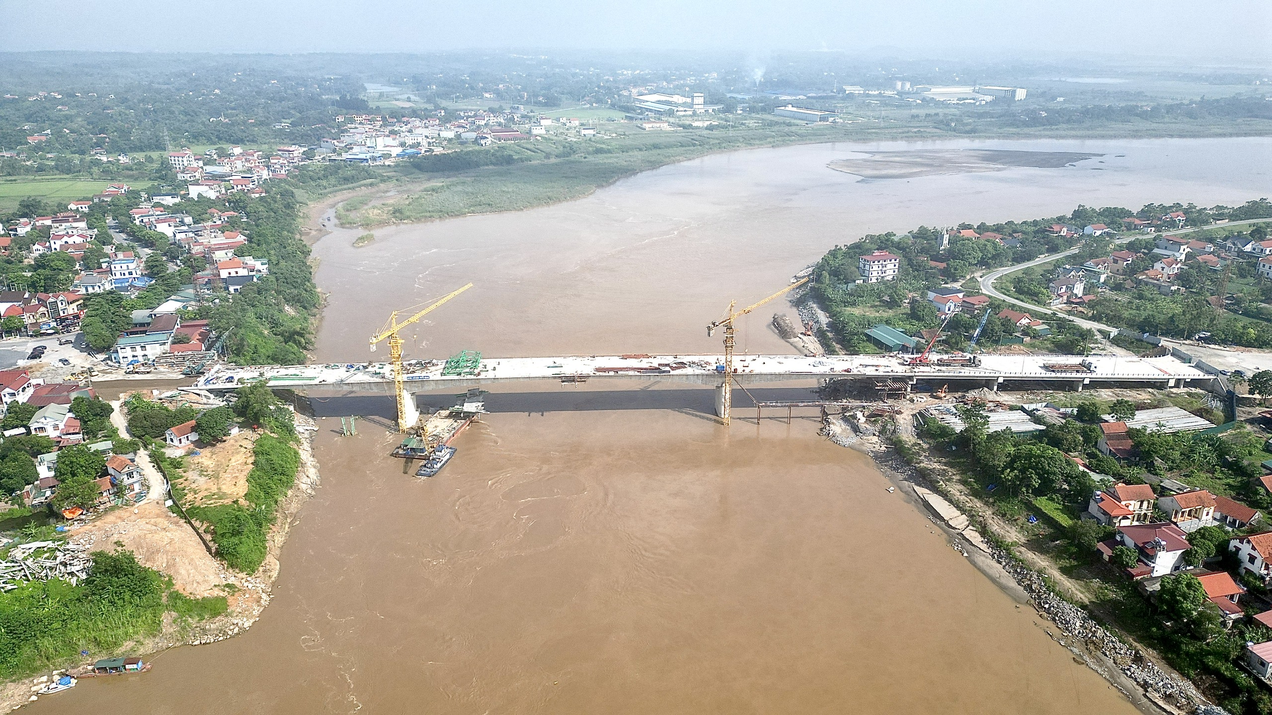 Khi nào cầu Phong Châu mới thông xe?- Ảnh 1. Khi nào cầu Phong Châu mới thông xe?- Ảnh 1.
