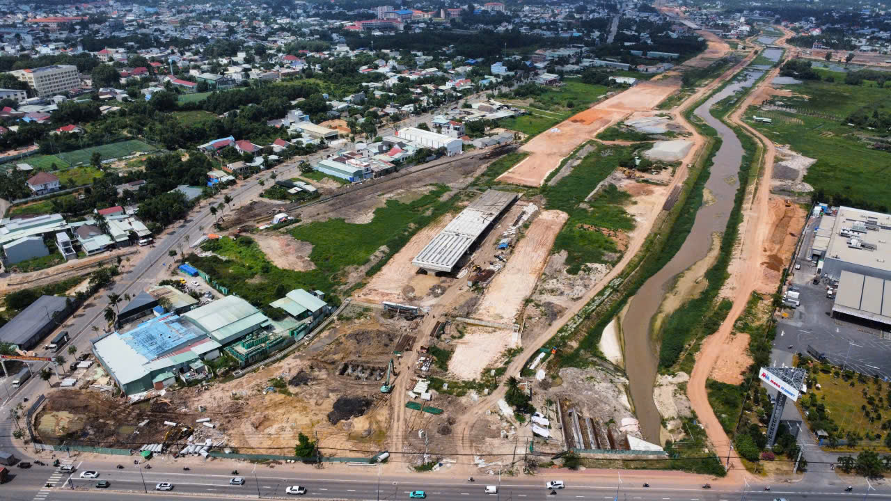 Dự án Vành đai 3 TP.HCM: Đẩy nhanh tiến độ, gỡ vướng mắc mặt bằng và vật liệu- Ảnh 5. Dự án Vành đai 3 TP.HCM: Đẩy nhanh tiến độ, gỡ vướng mắc mặt bằng và vật liệu- Ảnh 5.