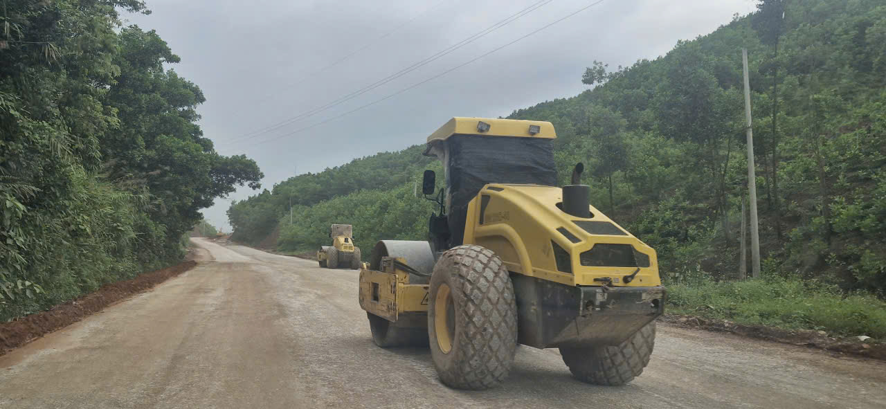 Chưa nhận đủ tiền, hàng nghìn hộ dân ở Lạng Sơn vẫn nhường đất nâng cấp QL4B- Ảnh 2. Chưa nhận đủ tiền, hàng nghìn hộ dân ở Lạng Sơn vẫn nhường đất nâng cấp QL4B- Ảnh 2.