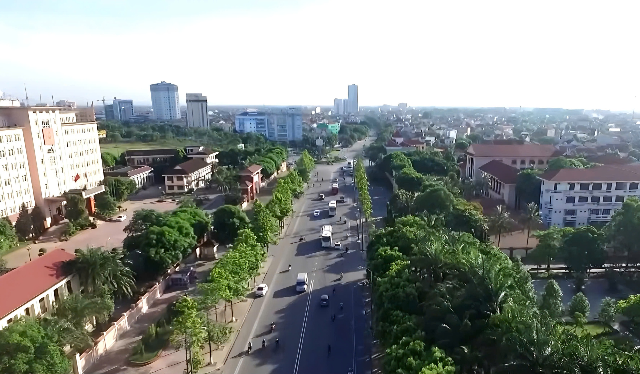 Nghệ An phát triển giao thông xanh đô thị: Hơn 400 taxi điện đã lăn bánh- Ảnh 3. Nghệ An phát triển giao thông xanh đô thị: Hơn 400 taxi điện đã lăn bánh- Ảnh 3.